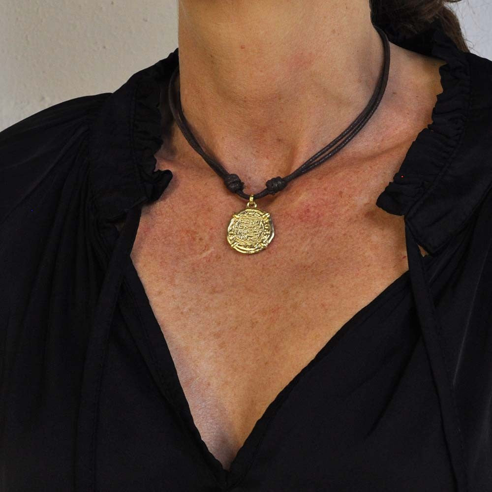collar-medalla-dorada-6319d
