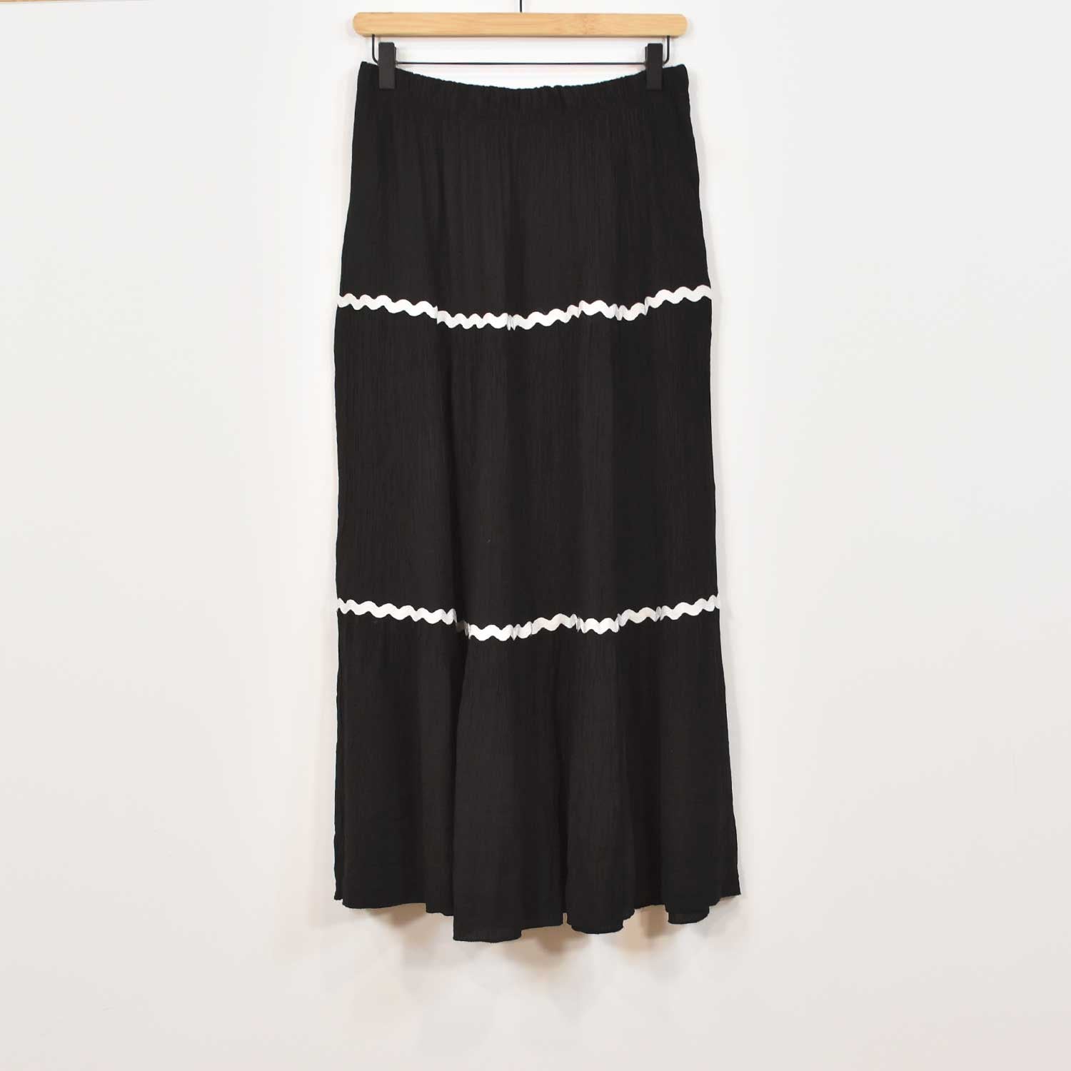 Black textured skirt 
