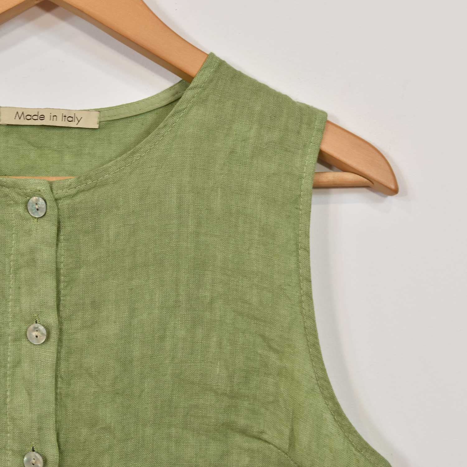 Green linen buttons vest