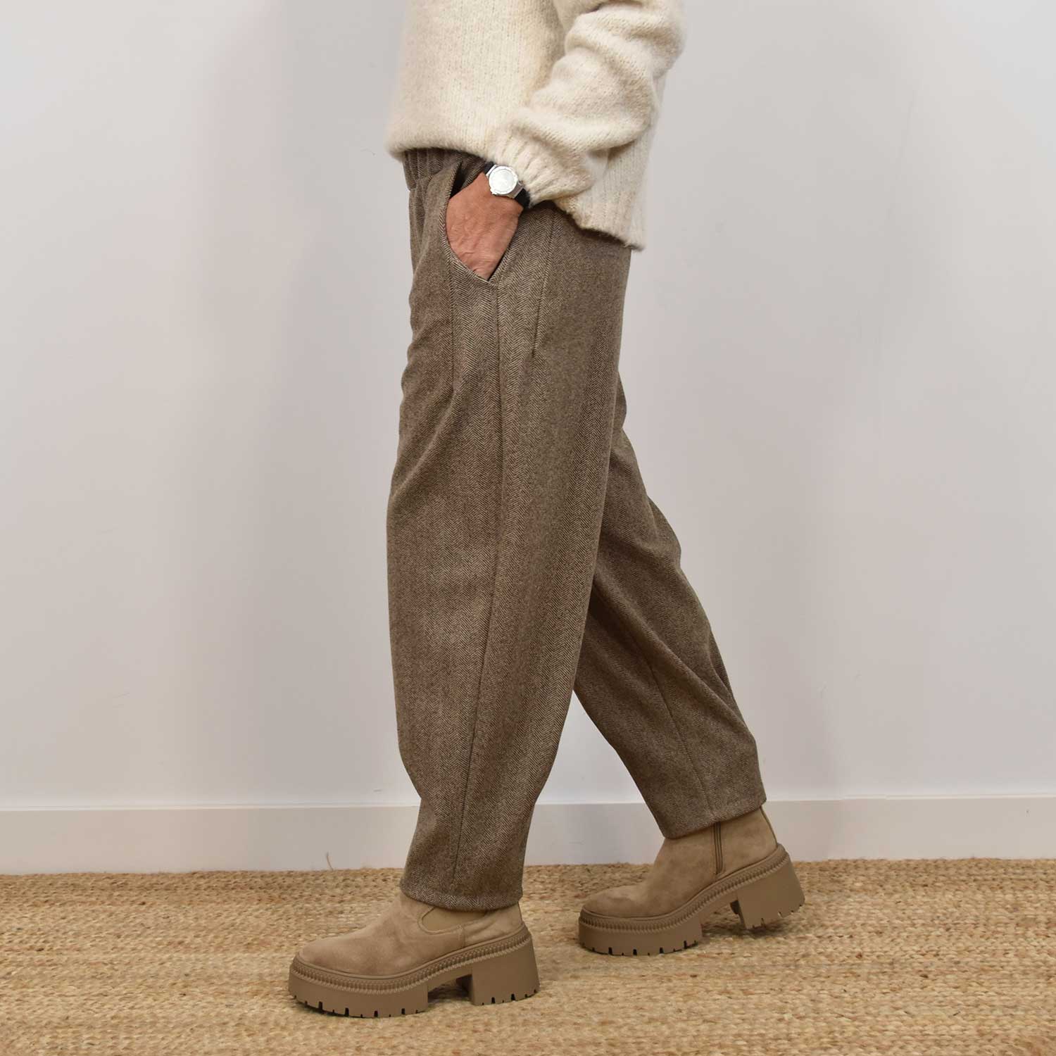 Brown herringbone bloomers trousers