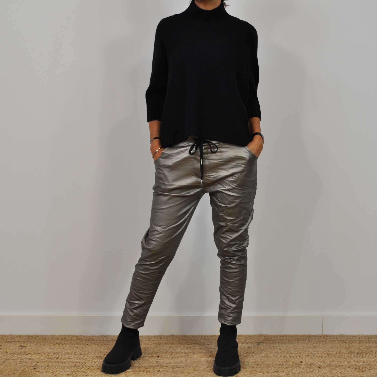 Silver metallized baggy pants