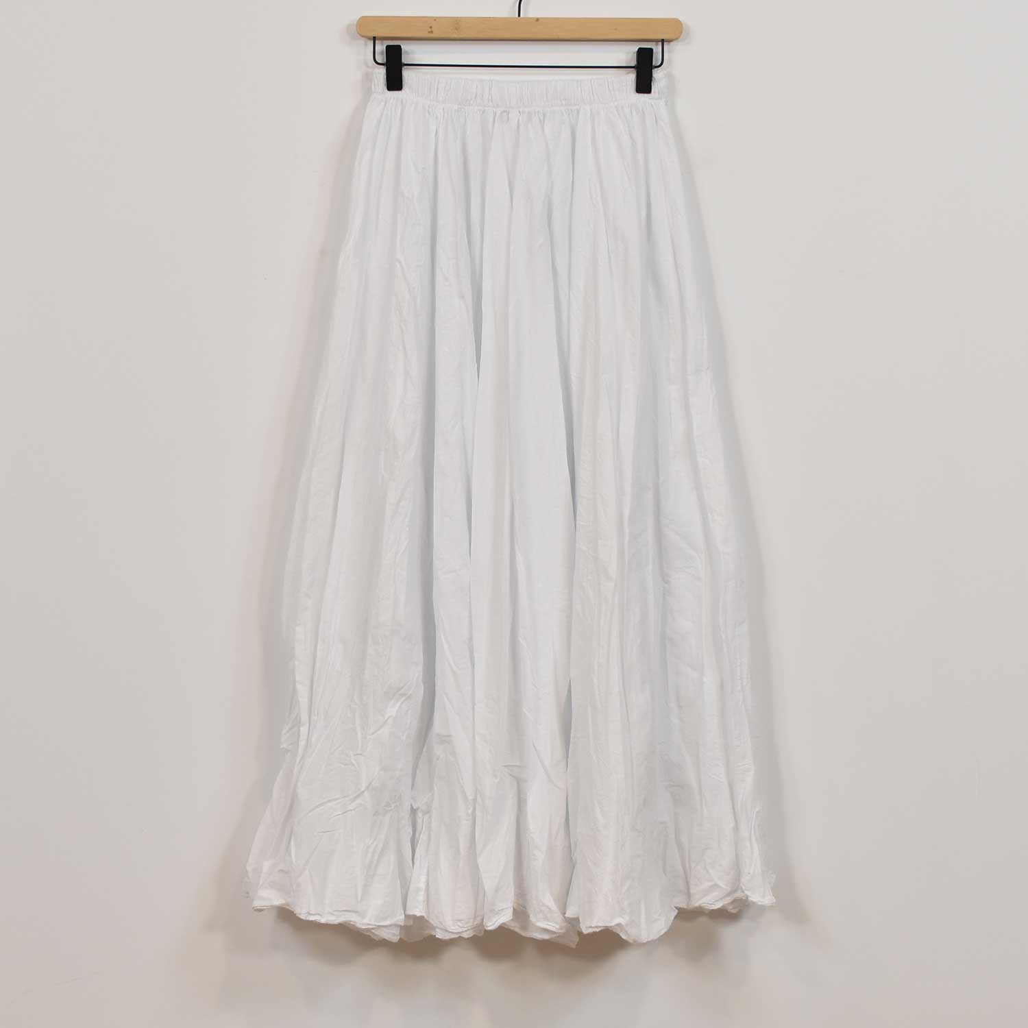 White volume skirt 
