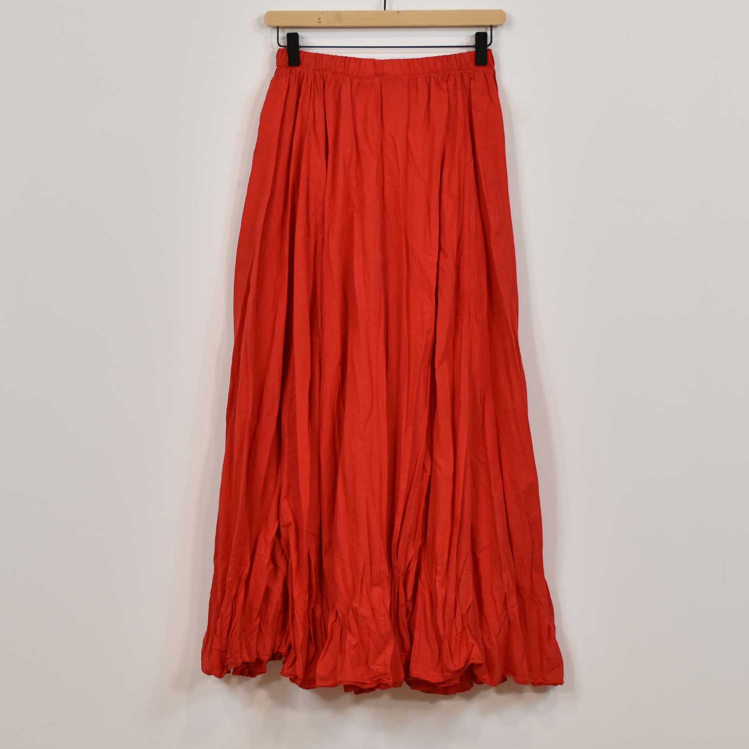 Red volume skirt 
