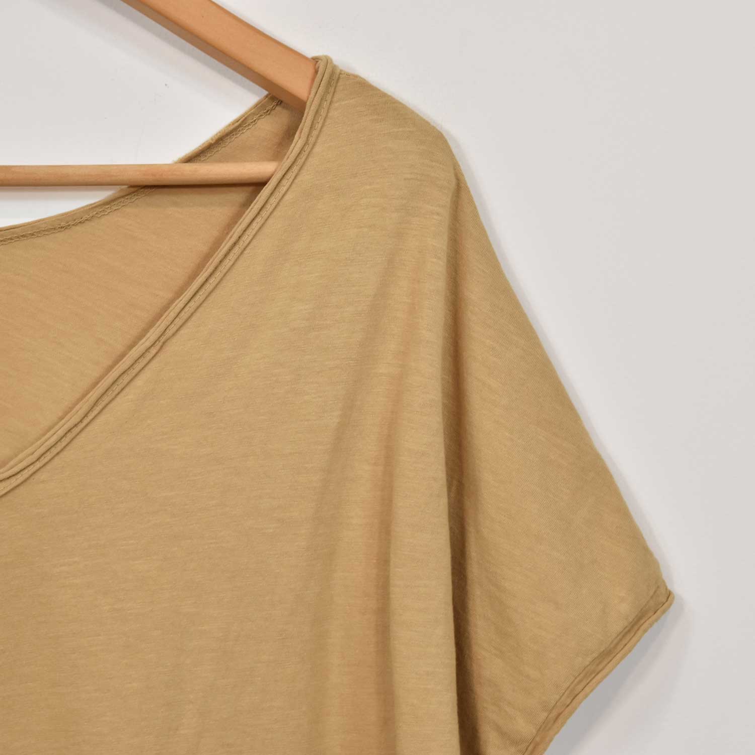 Camel v-neck fringes t-shirt