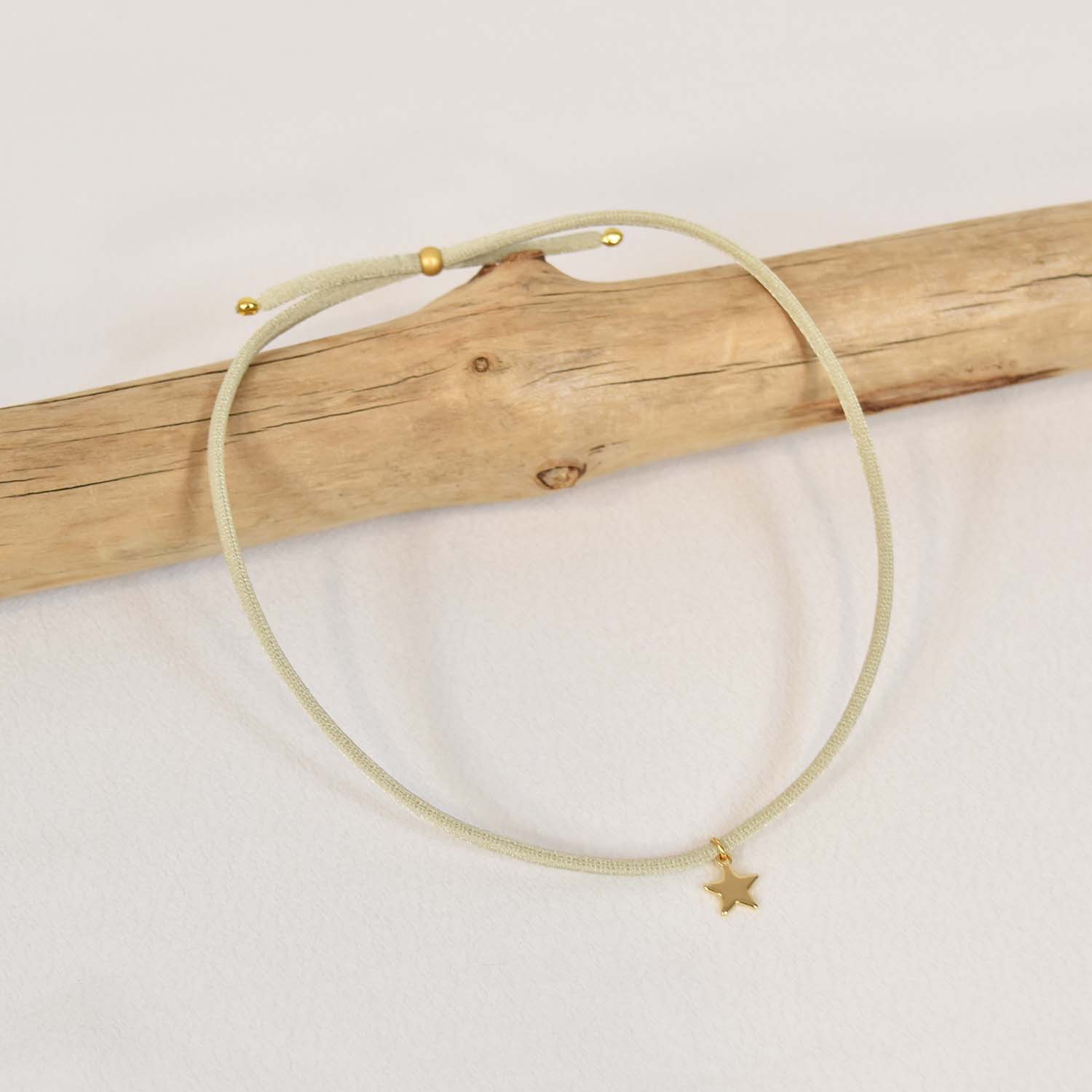 Beige gold star elastic necklace