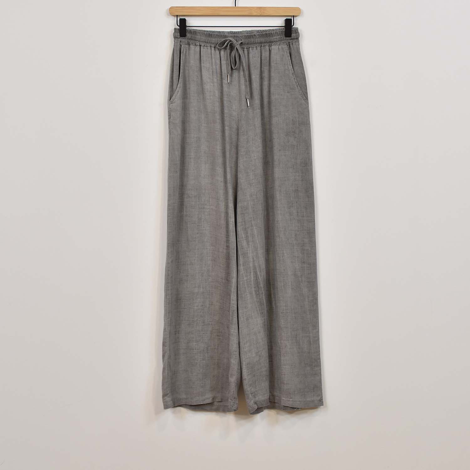 Pantalón ancho bolsillos gris