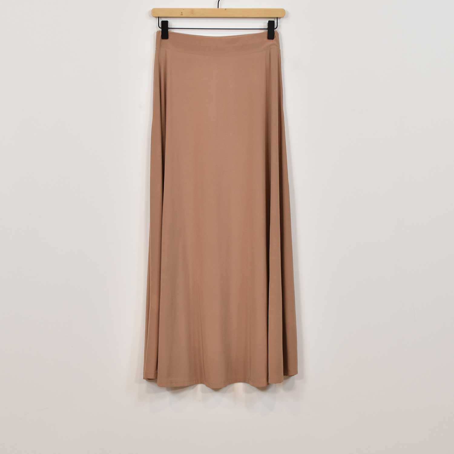 Beige fluid skirt 
