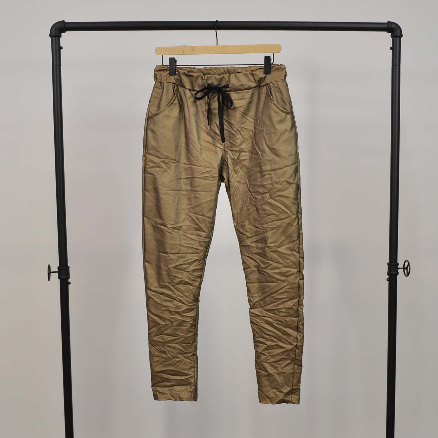 Pantalon baggy métallisé en or 