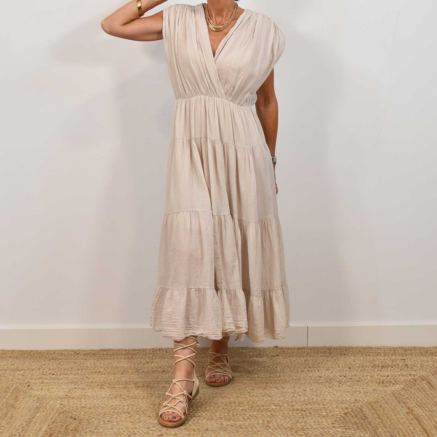 Vestido efecto arrugado beige