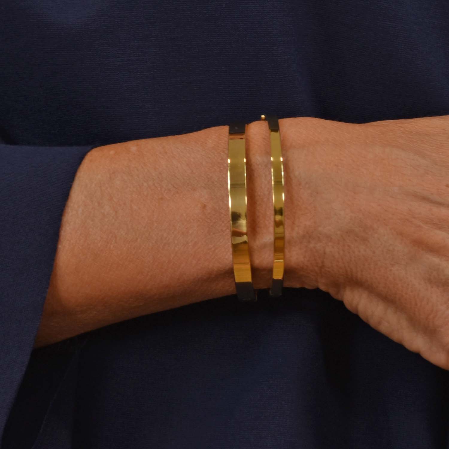 Thin golden bracelet
