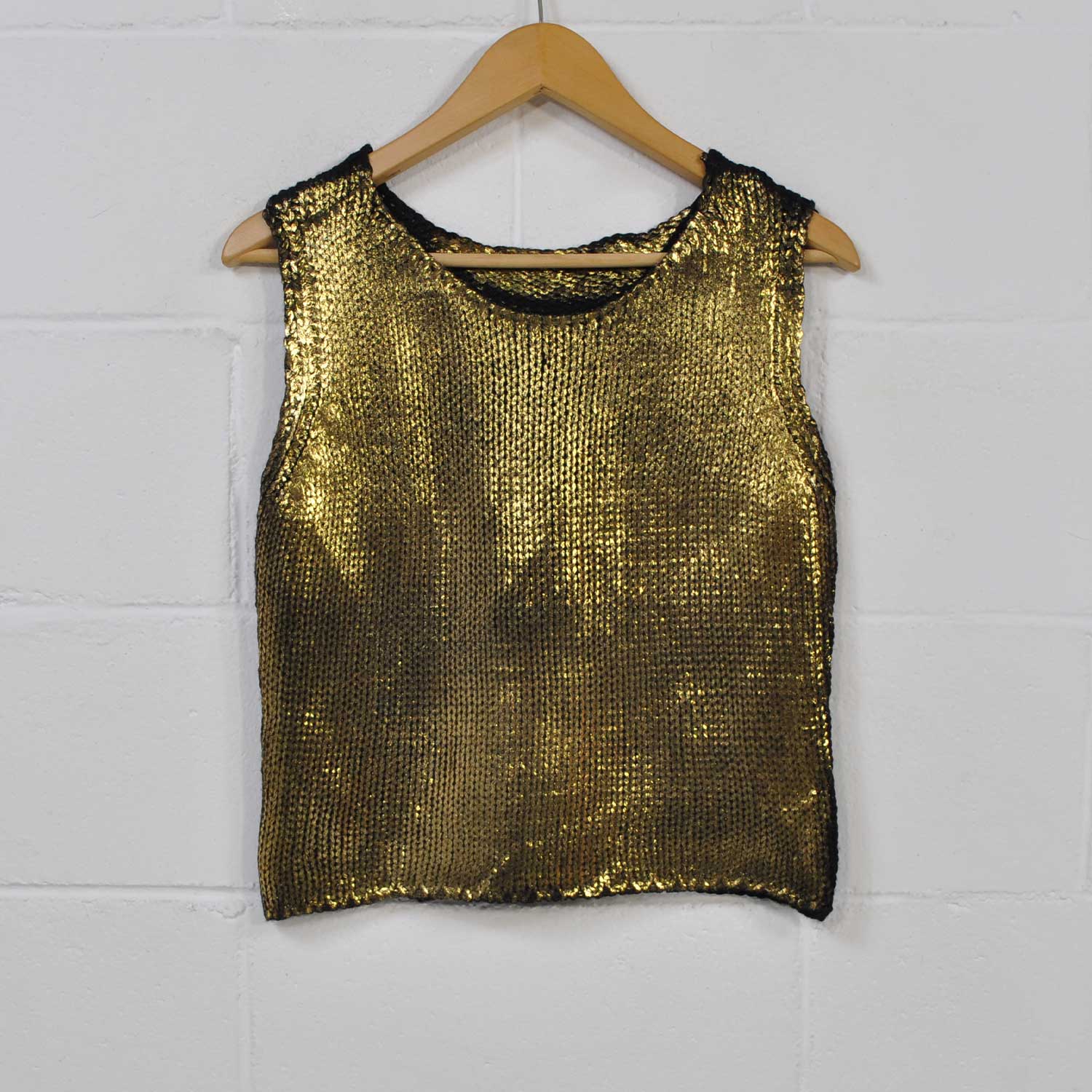 Gold metallized top