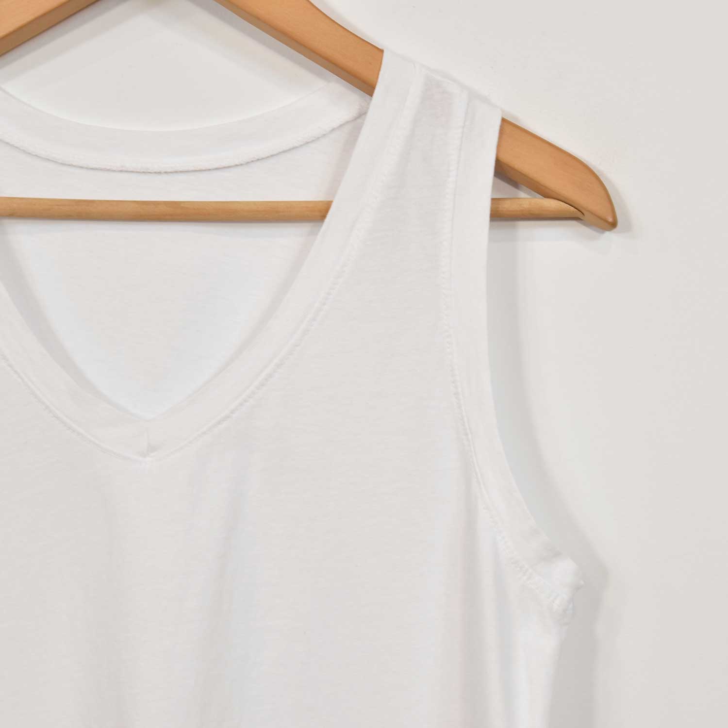 White v-neck basic tank