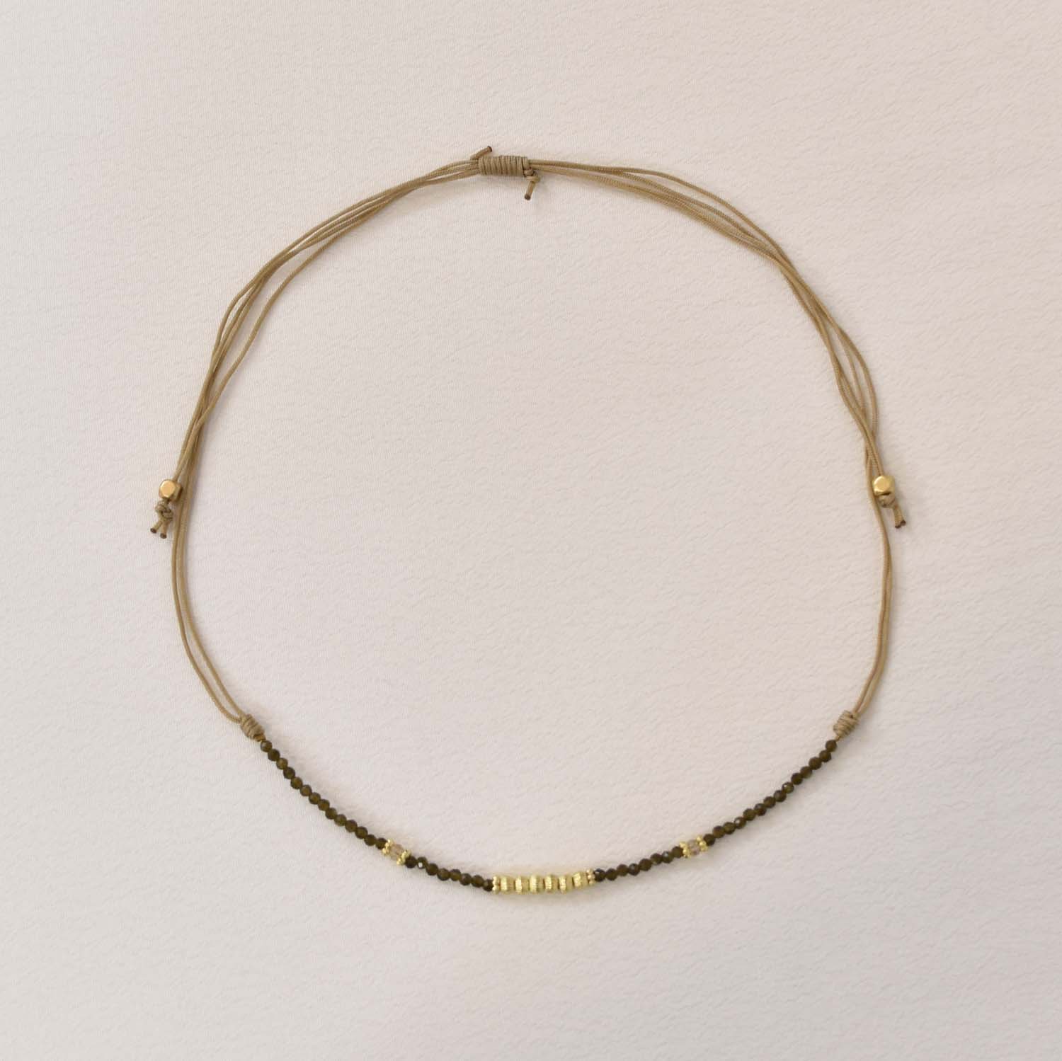 Kaki short beads necklace