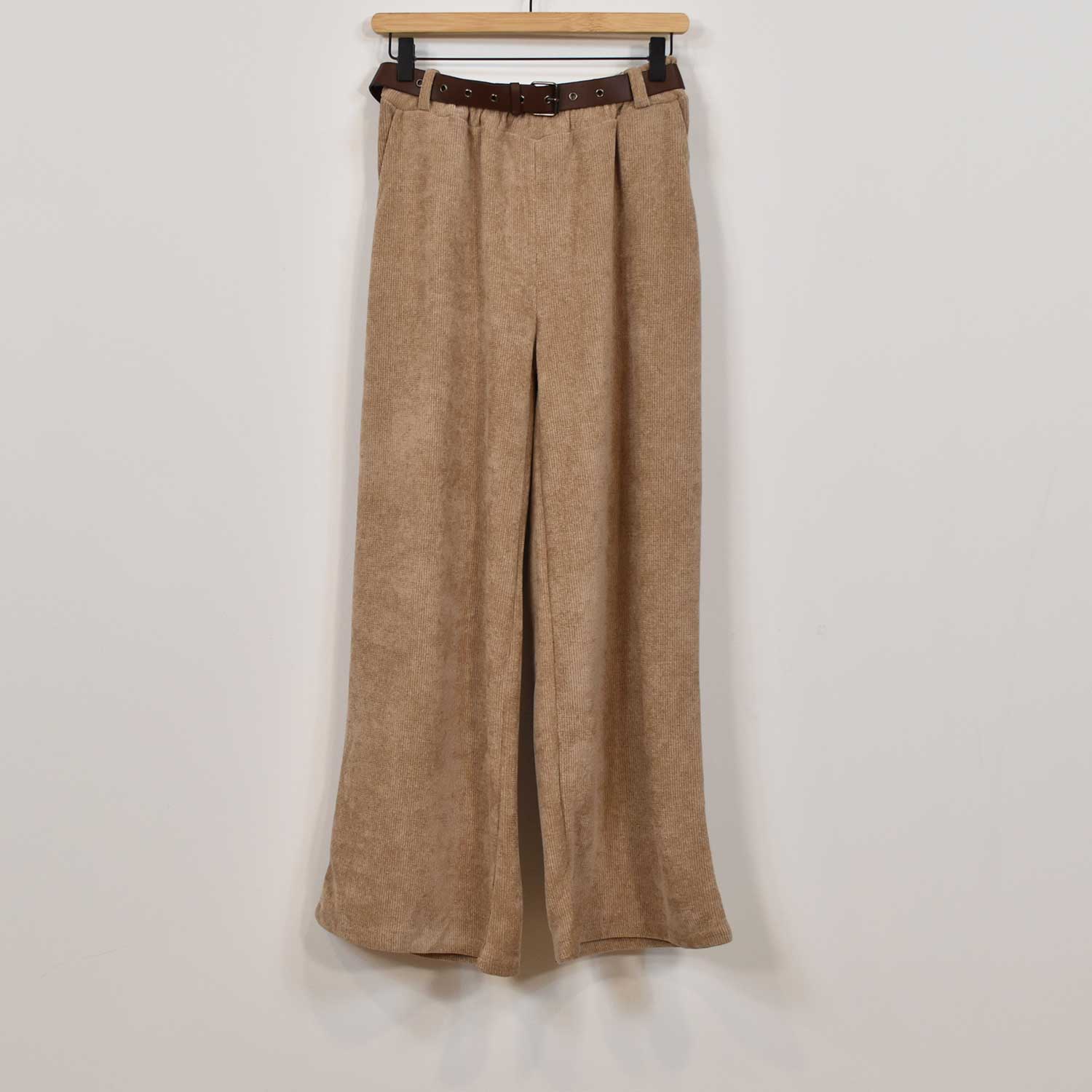 Pantalón efecto pana beige