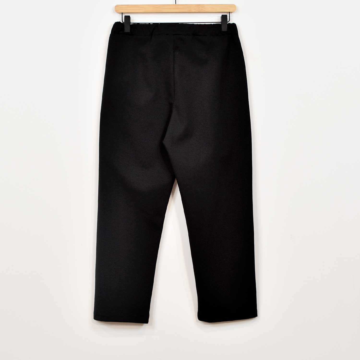 Pantalón cintura botones negro