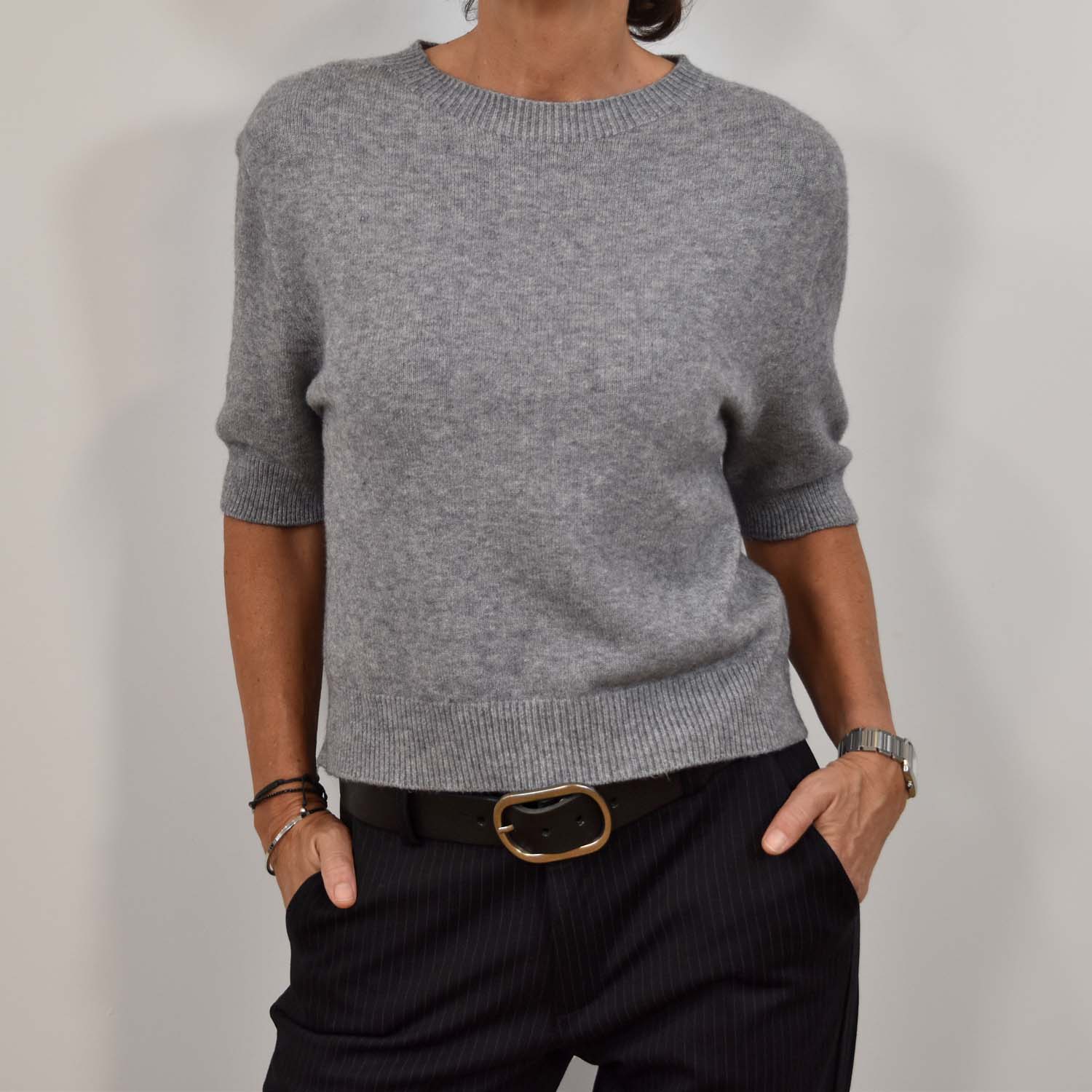 Short sleeve grey sweater