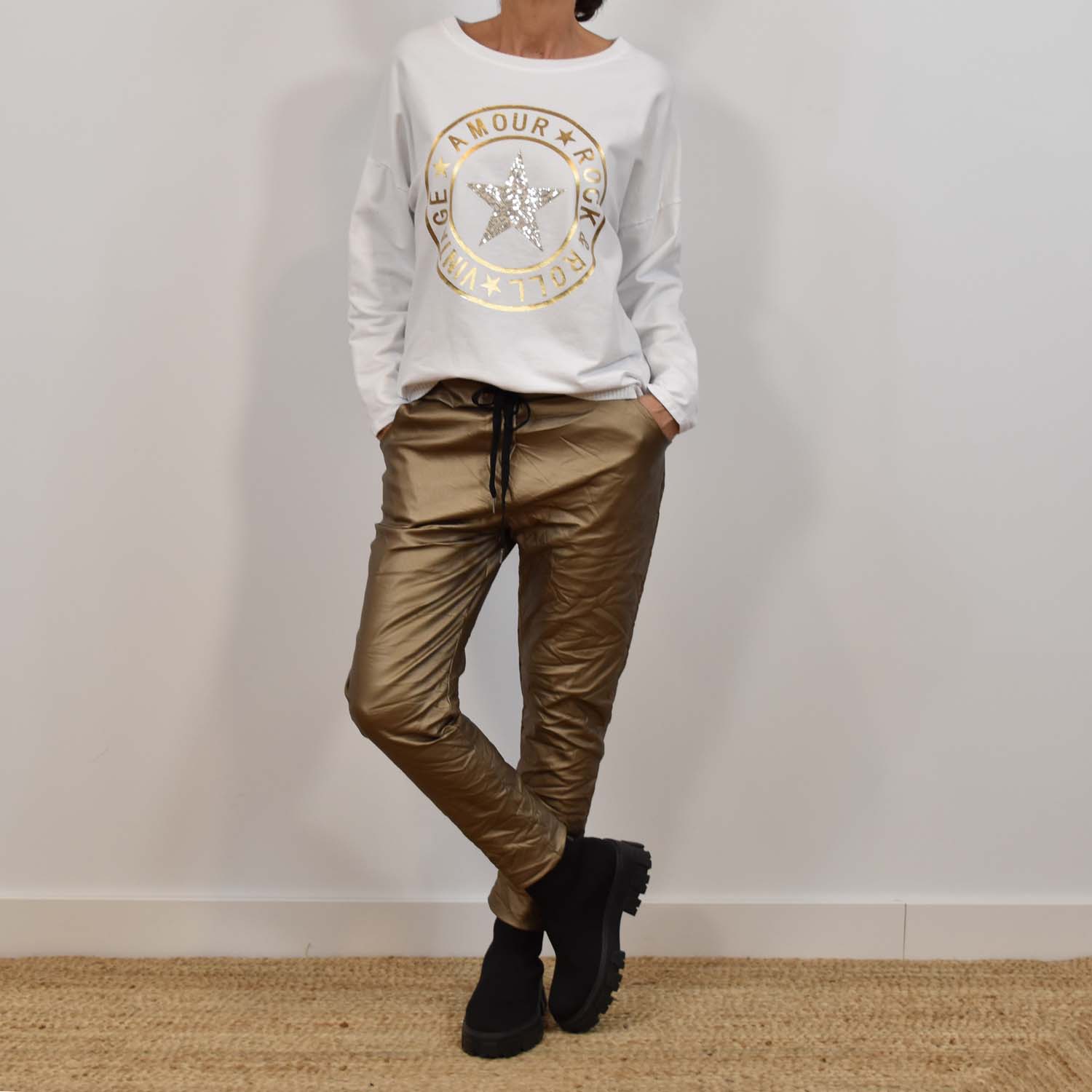 Gold metallized baggy pants