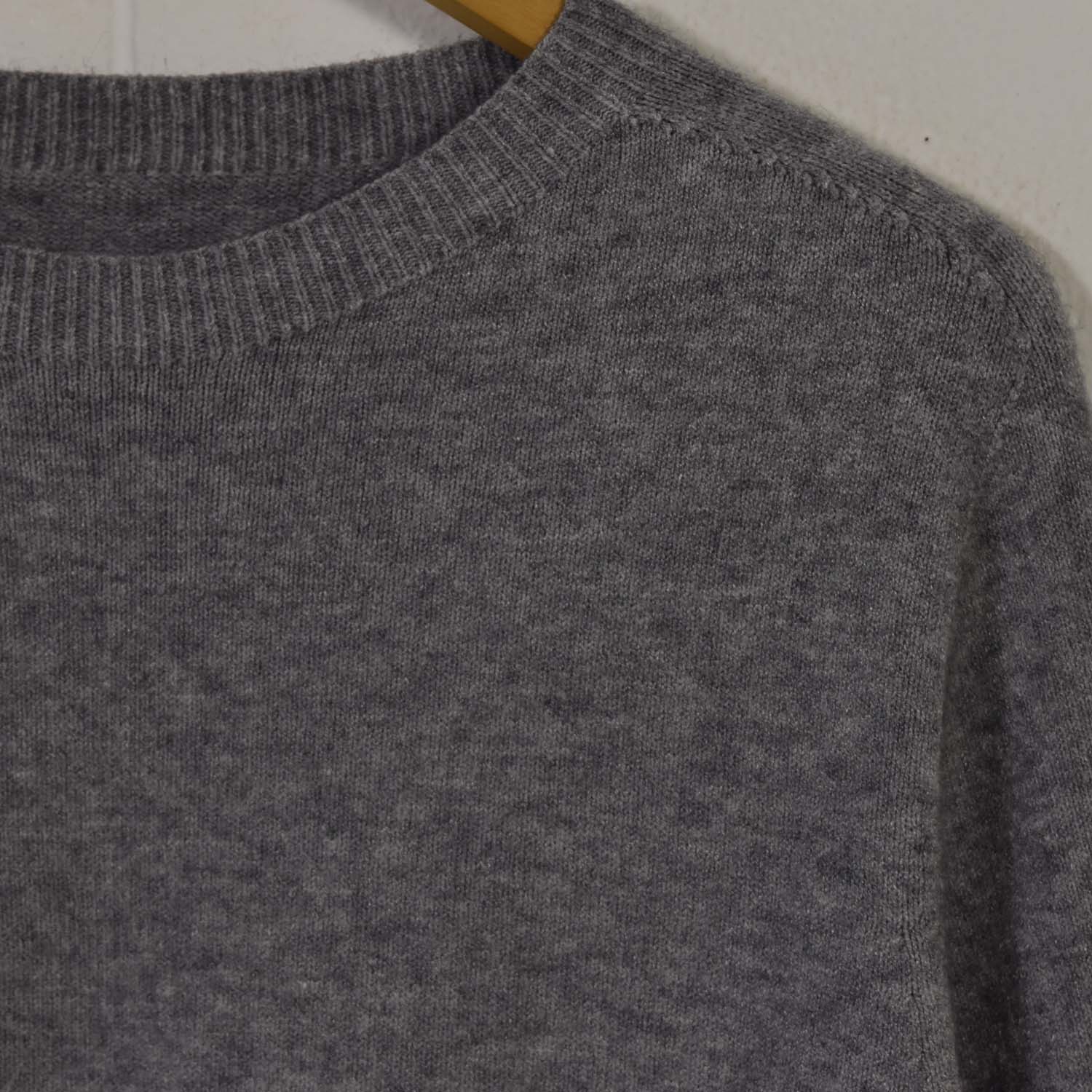 Short sleeve grey sweater