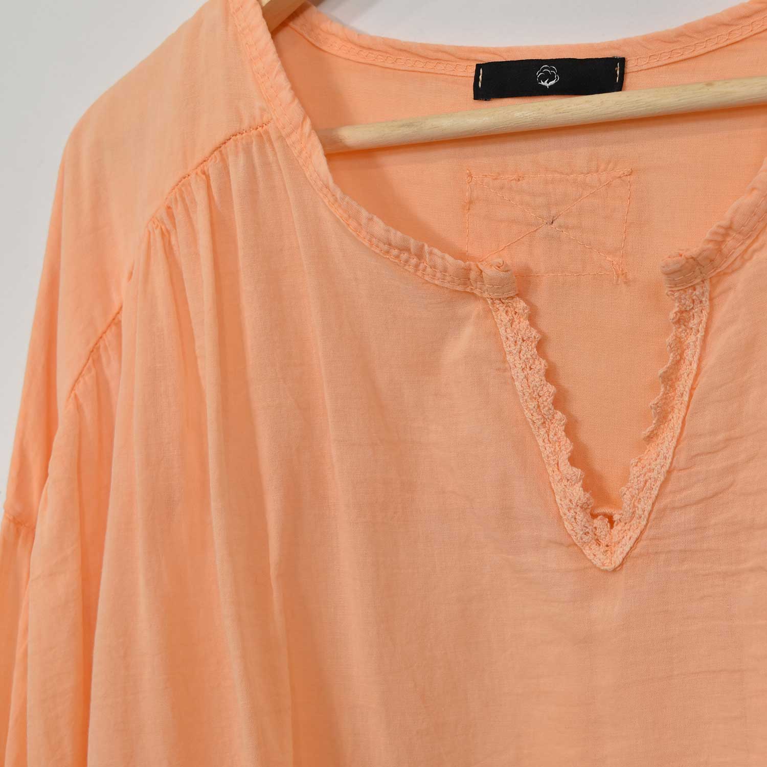 Orange puffed blouse