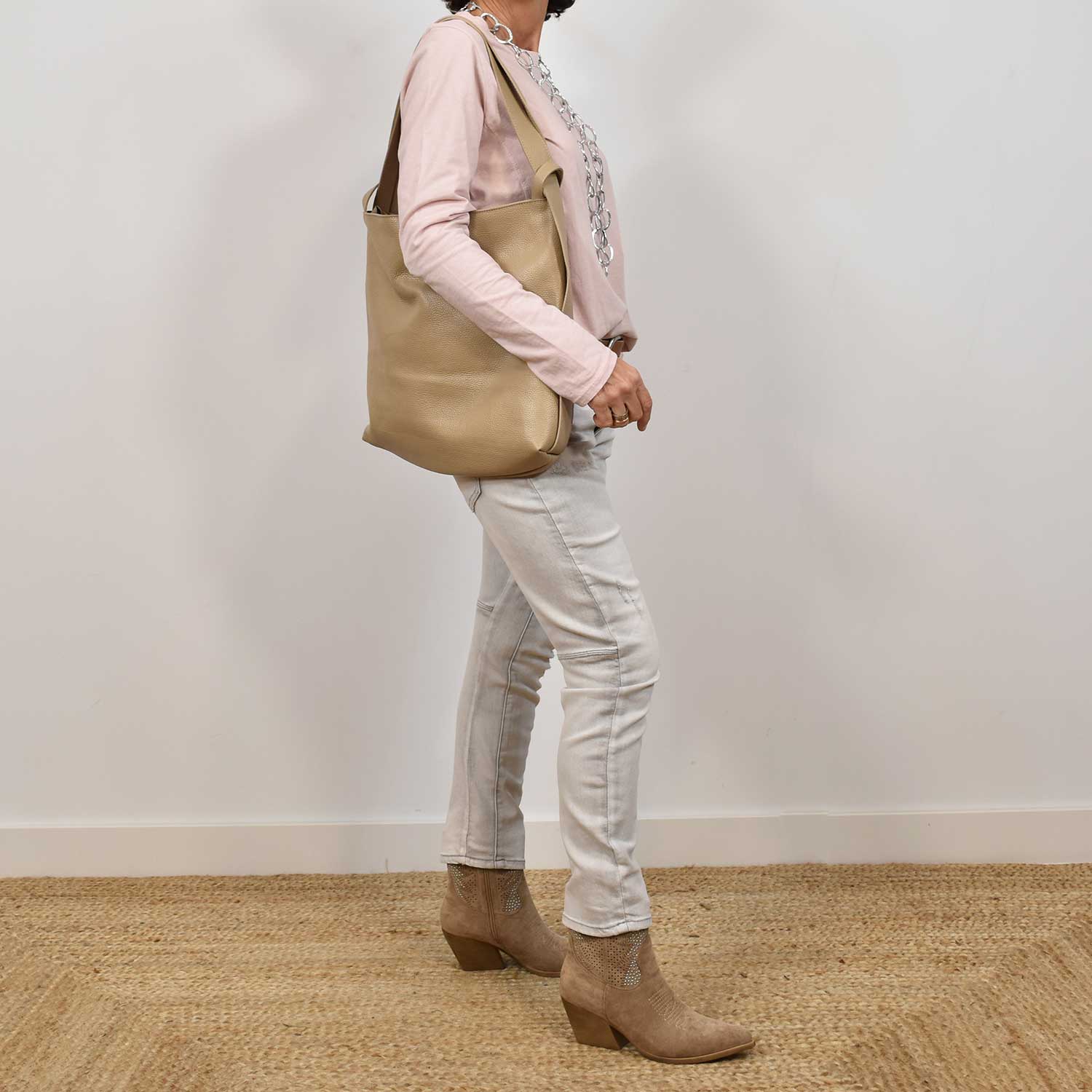 sac à dos beige
