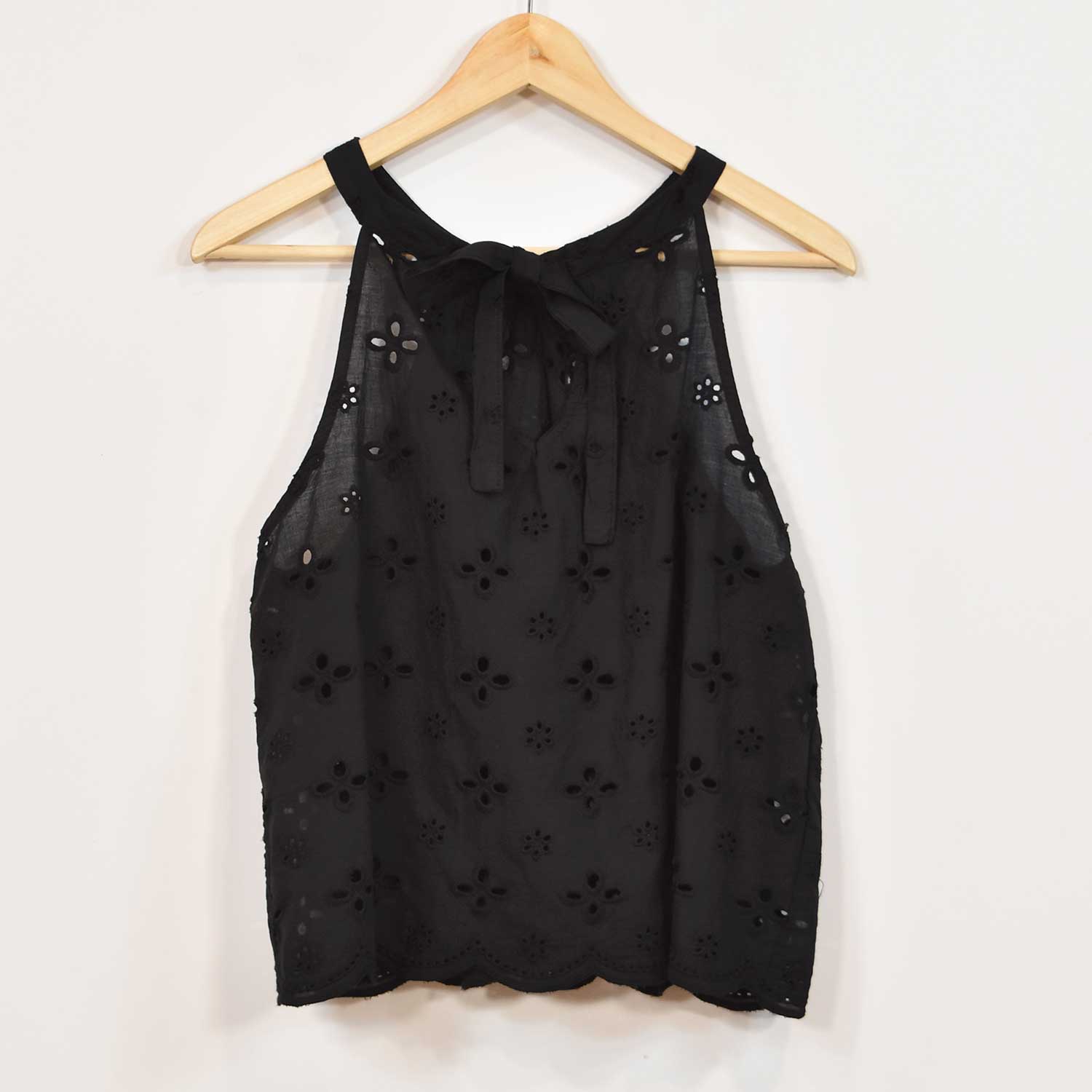 Top halter brodé noir