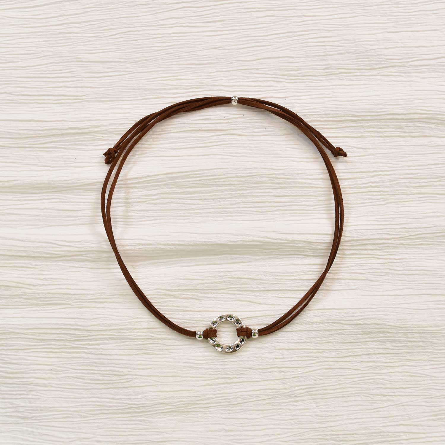 Irregular hoop necklace
