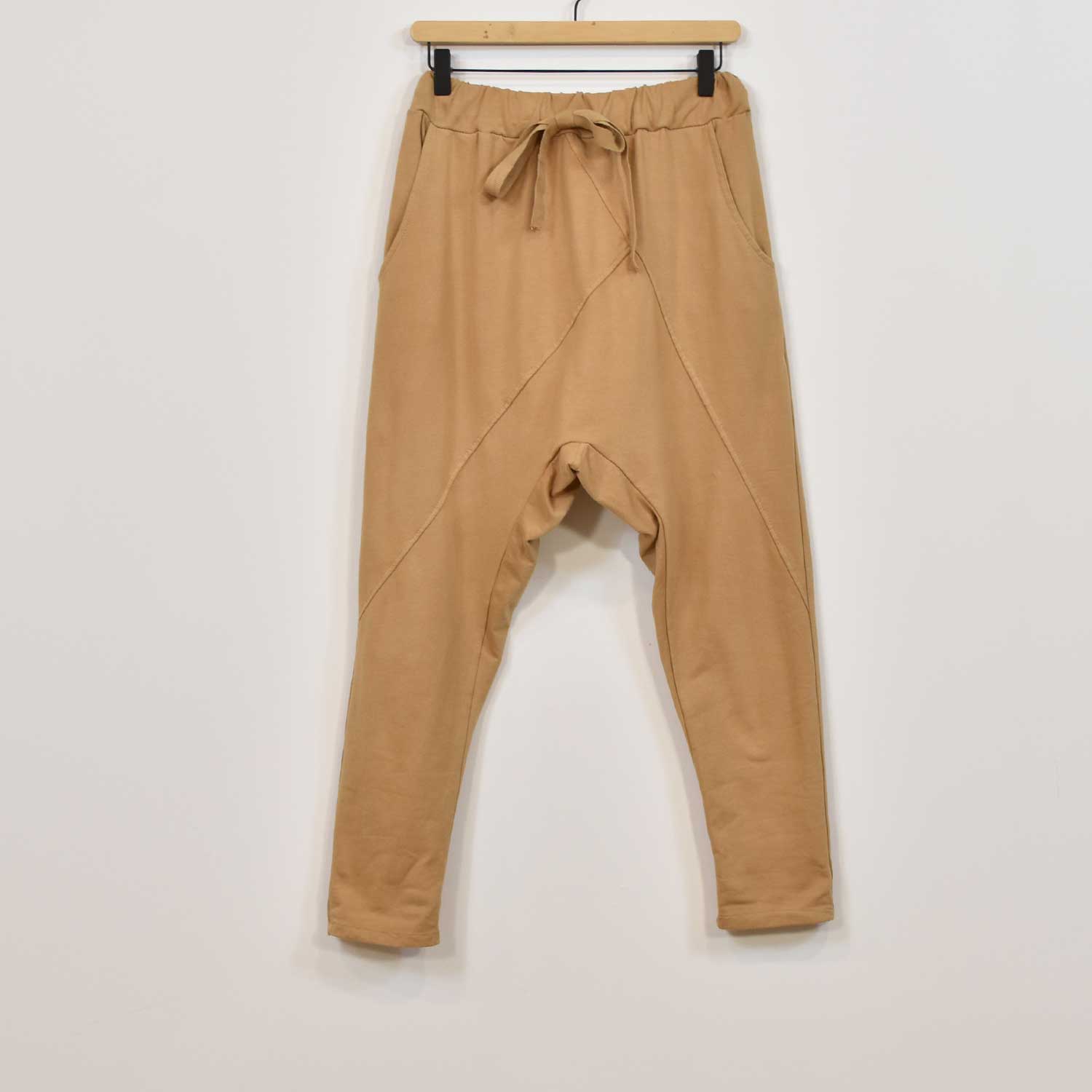 Pantalón baggy costura camel