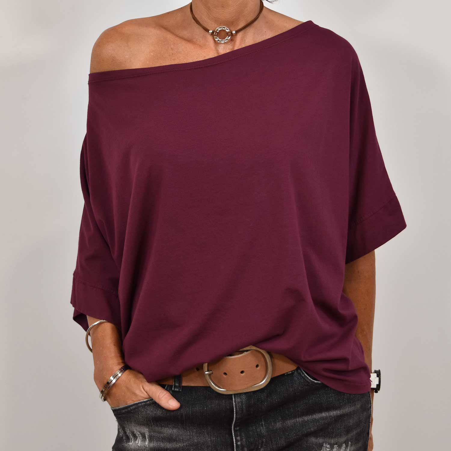 burgundy oversize Boat T-Shirt.