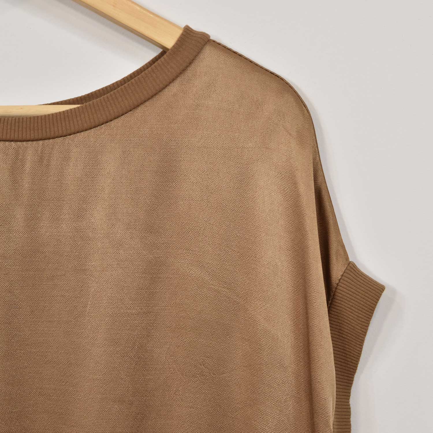 Blusa raso camel