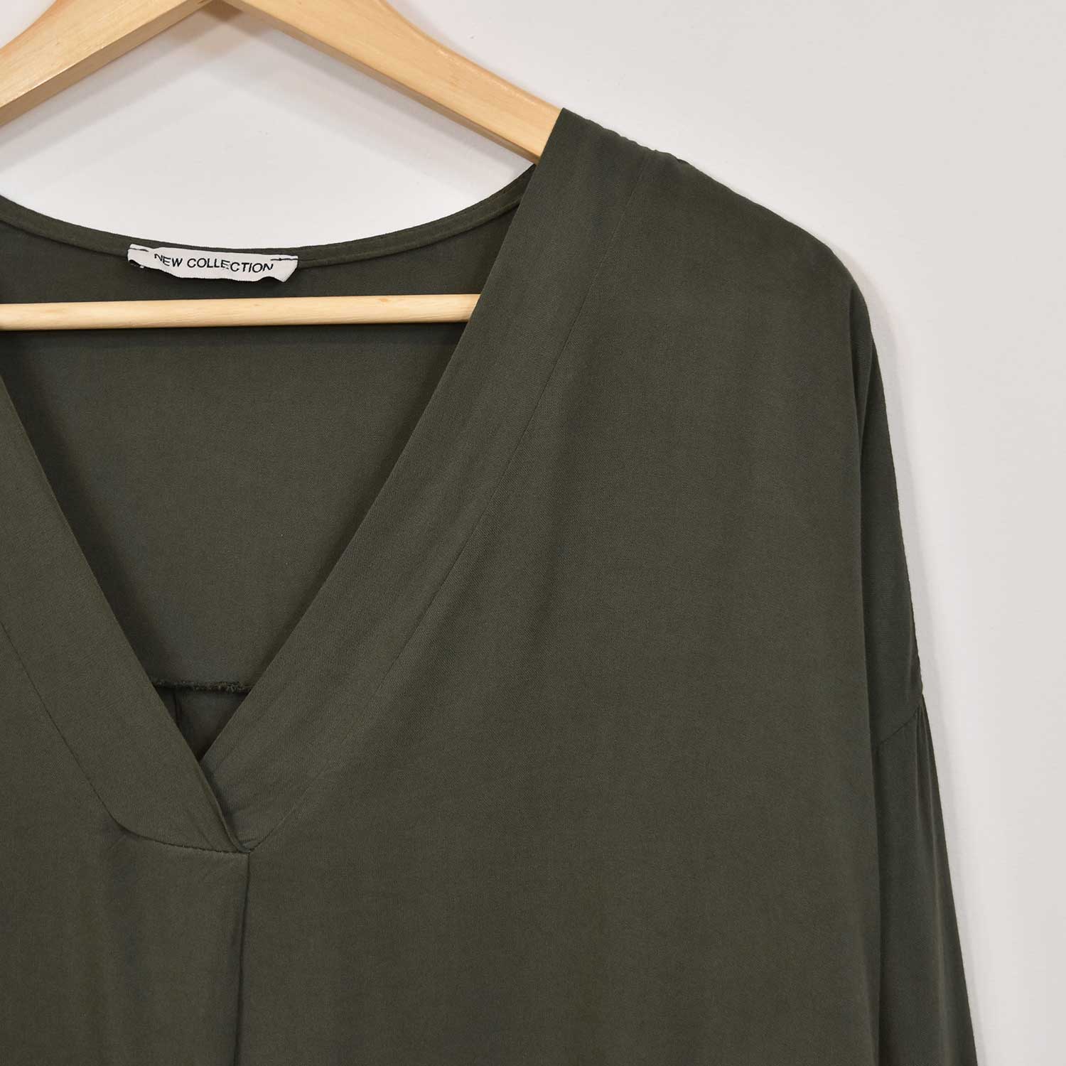 Kaki oversize V-neck blouse