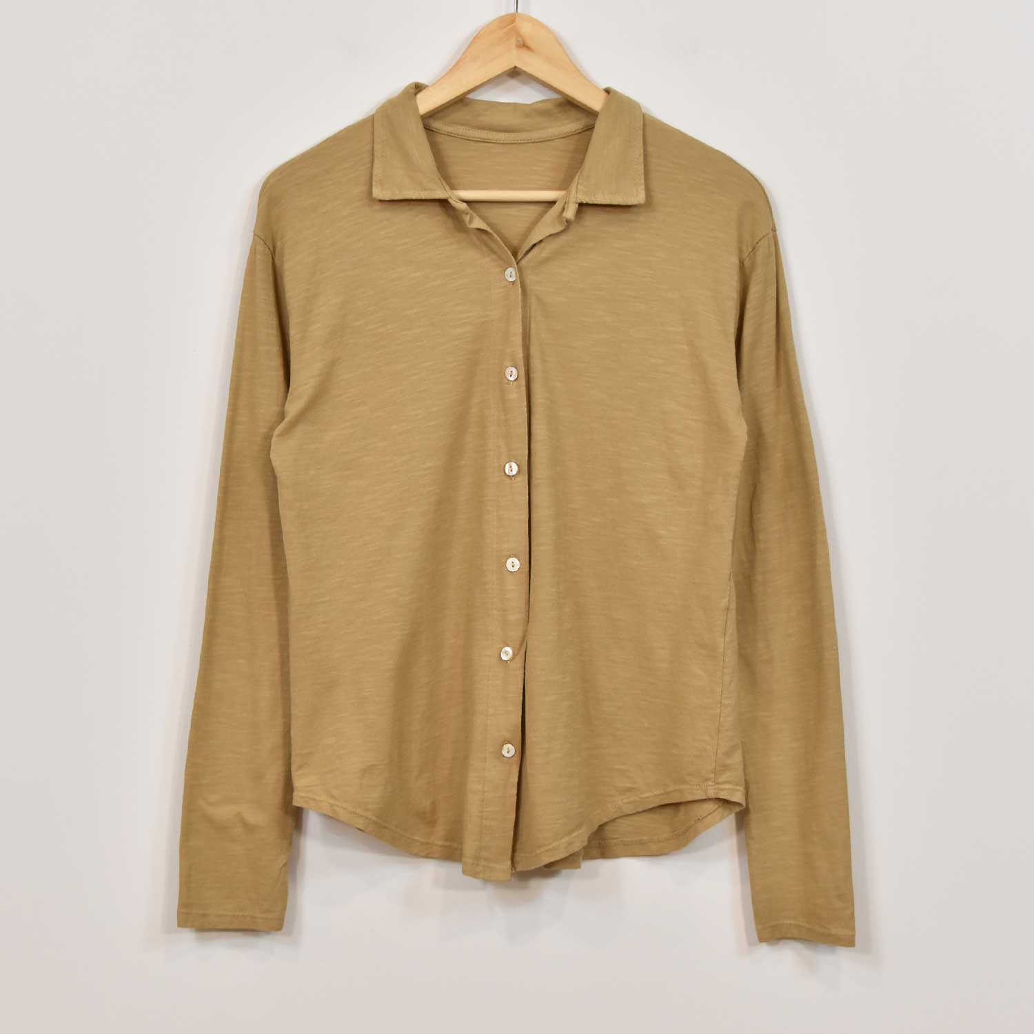 Brown elastic shirt