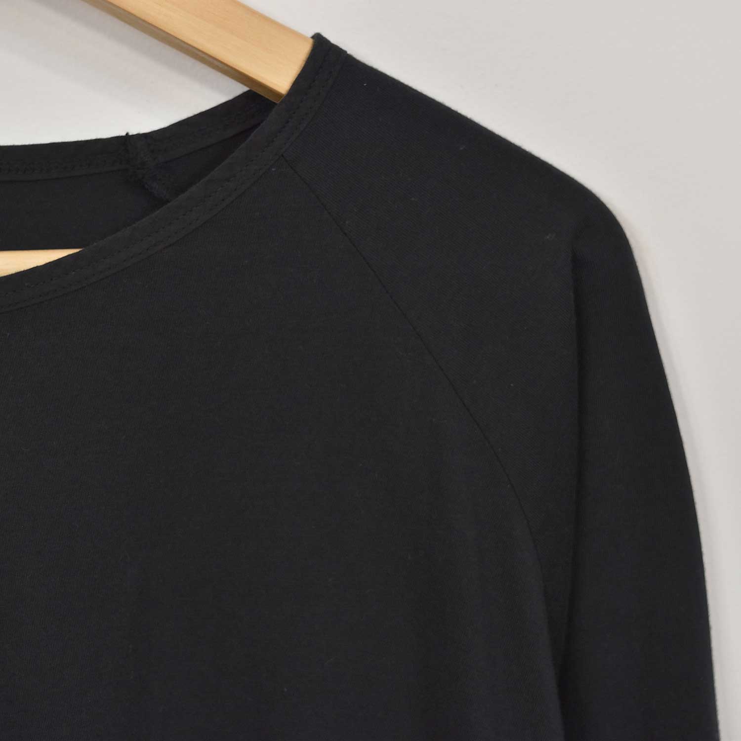 Black premium basic r-shirt