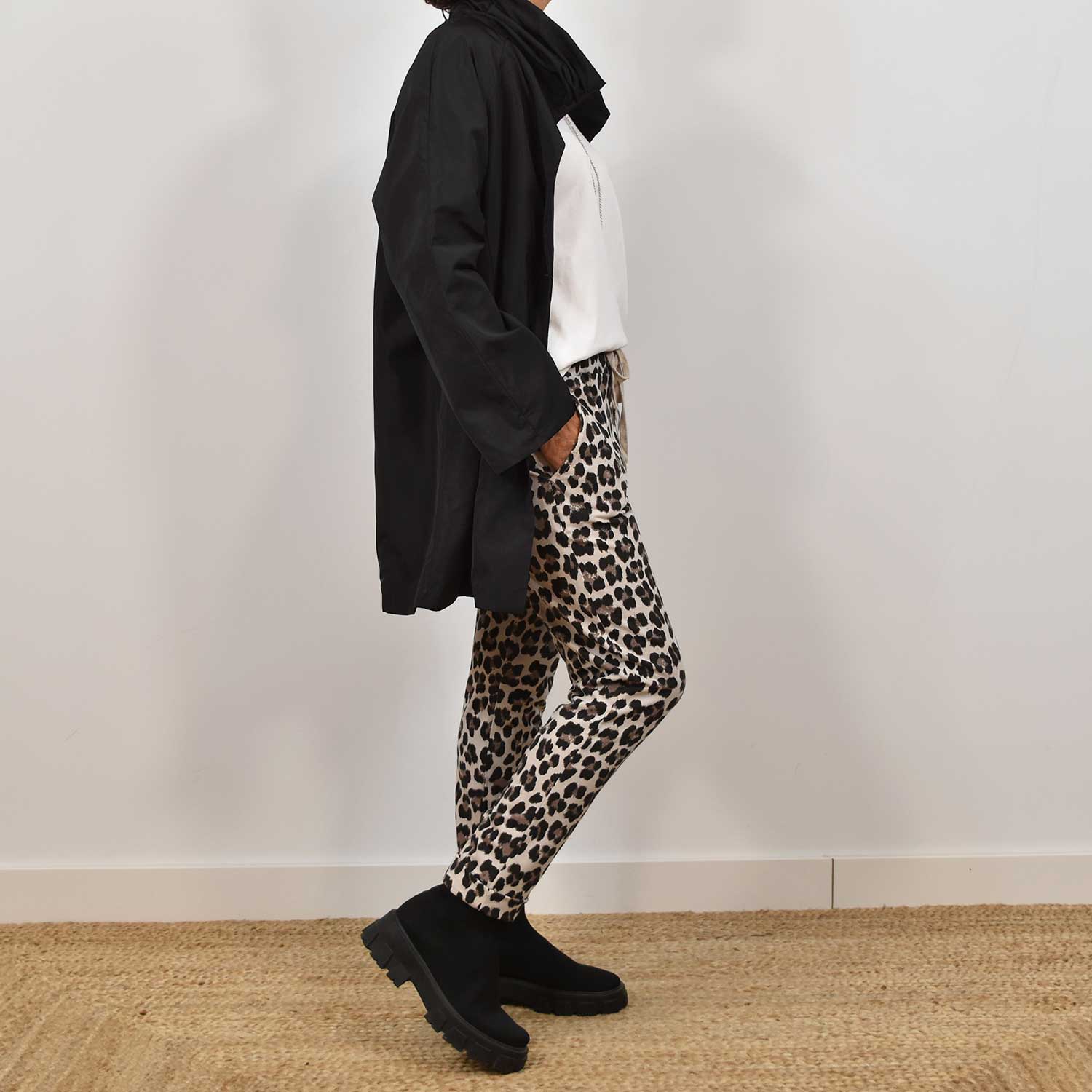 Pantalón jogger leopardo