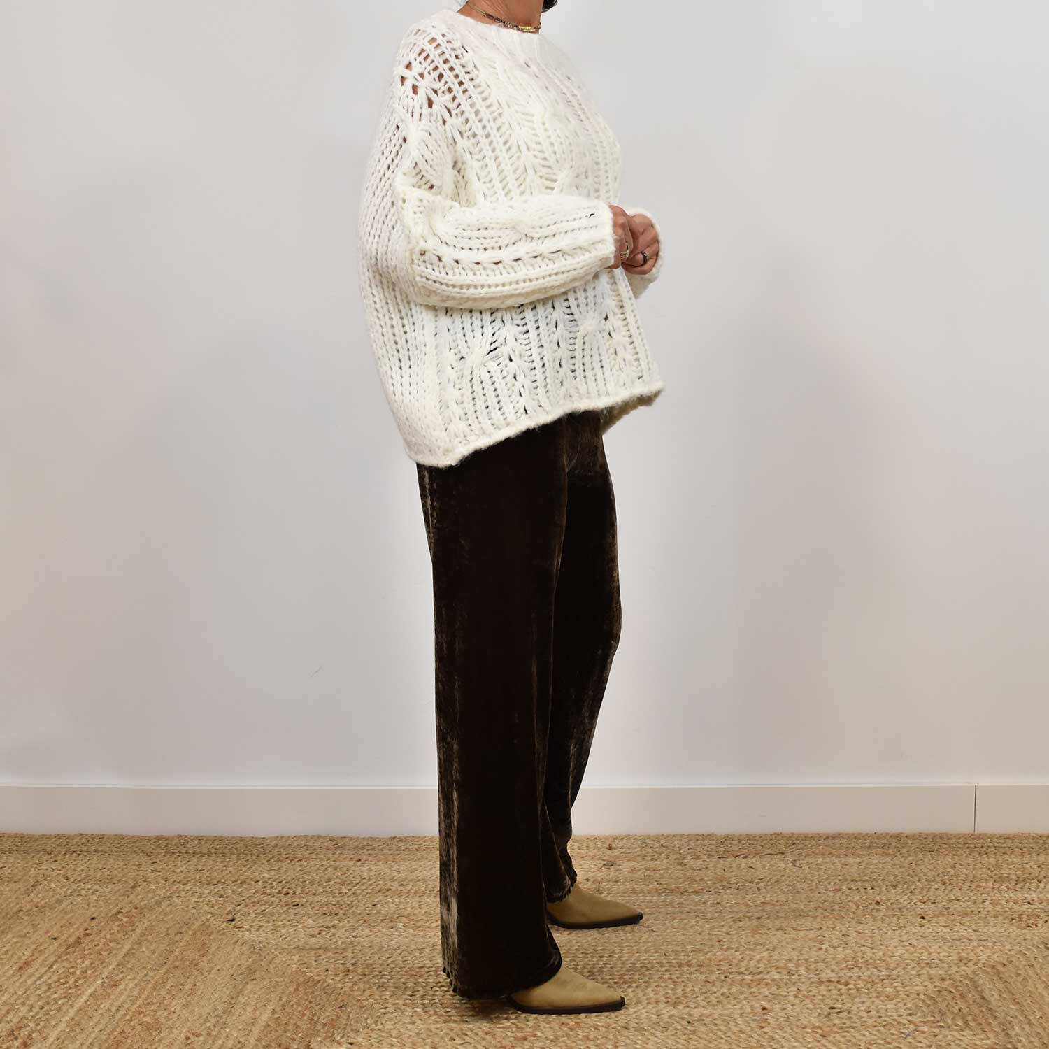 Beige eight knit sweater