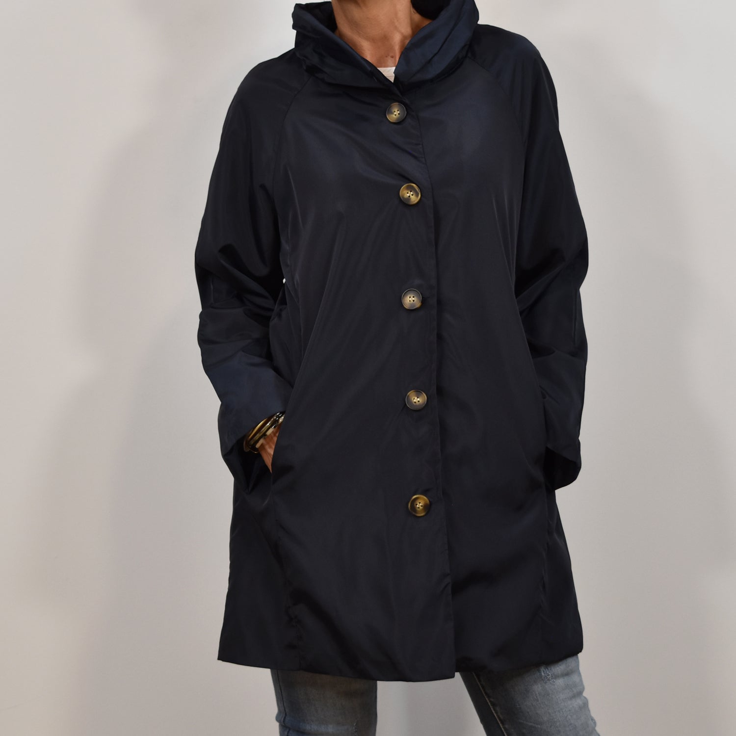 Blue outdoor buttons parka
