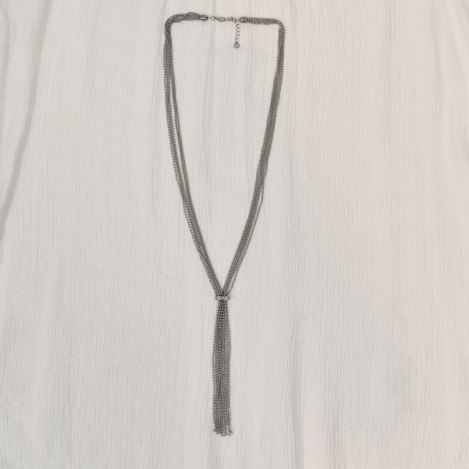 Tie necklace