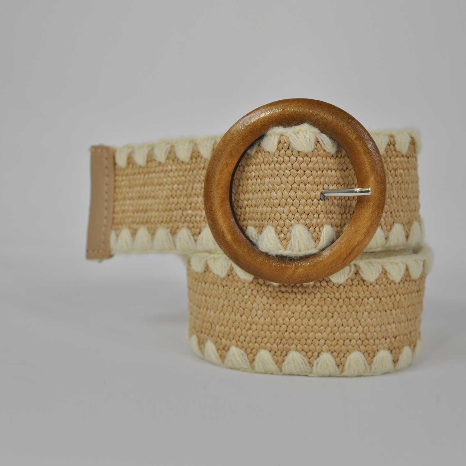 Natural embroidered raffia belt