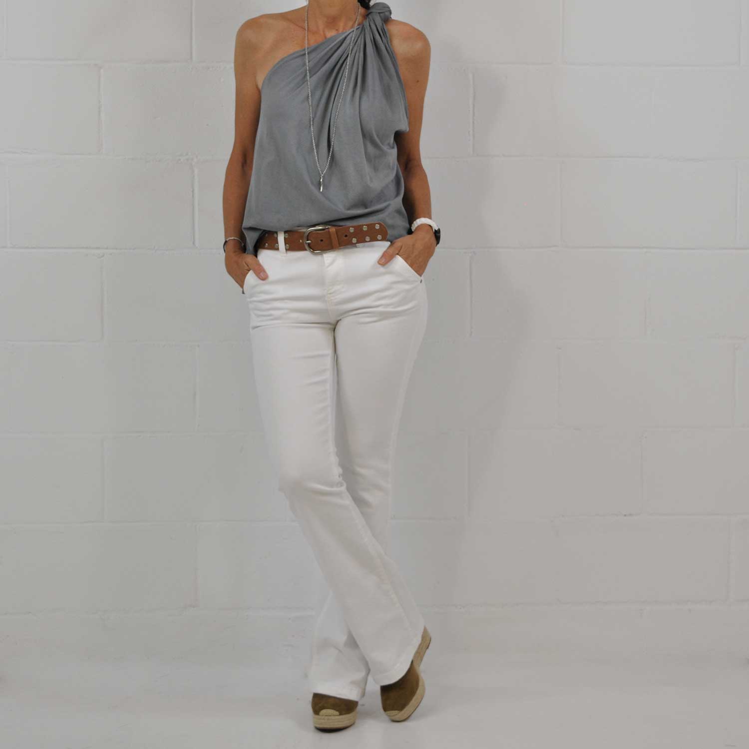 Gray knot top
