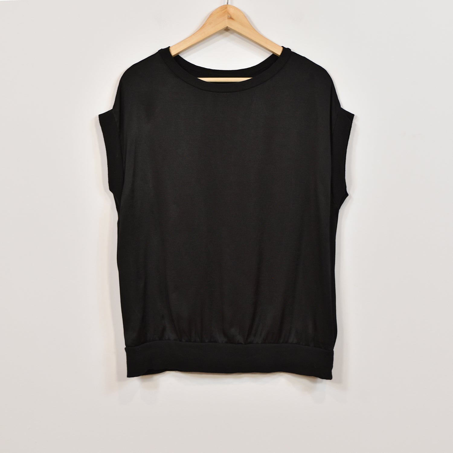 Blusa raso negra