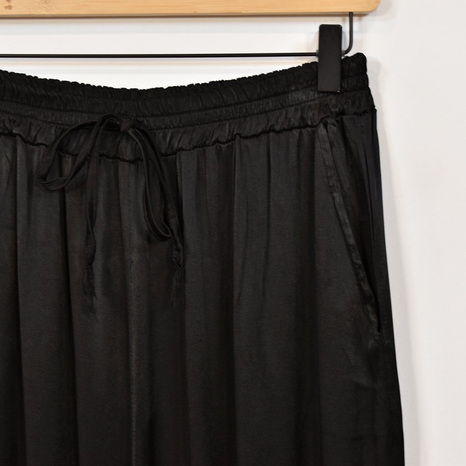 Pantalón raso negro