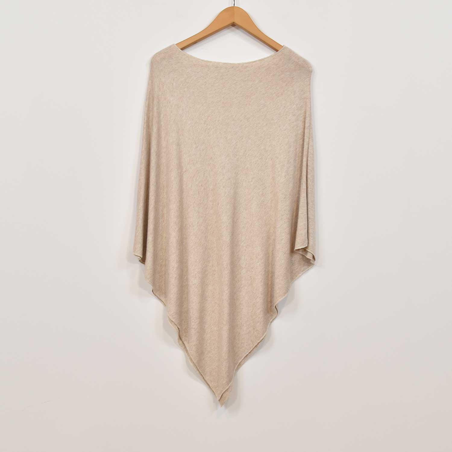 Poncho punto beige