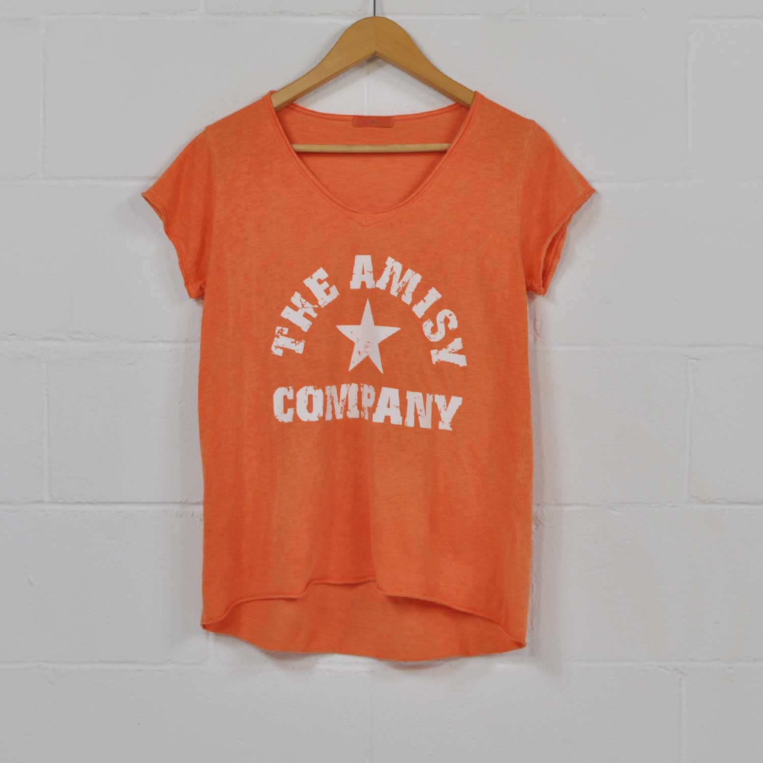 Orange Amisy v-neck T-shirt