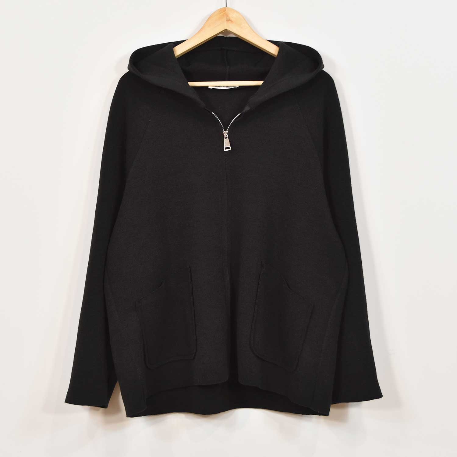 Black zipper hooded jacket