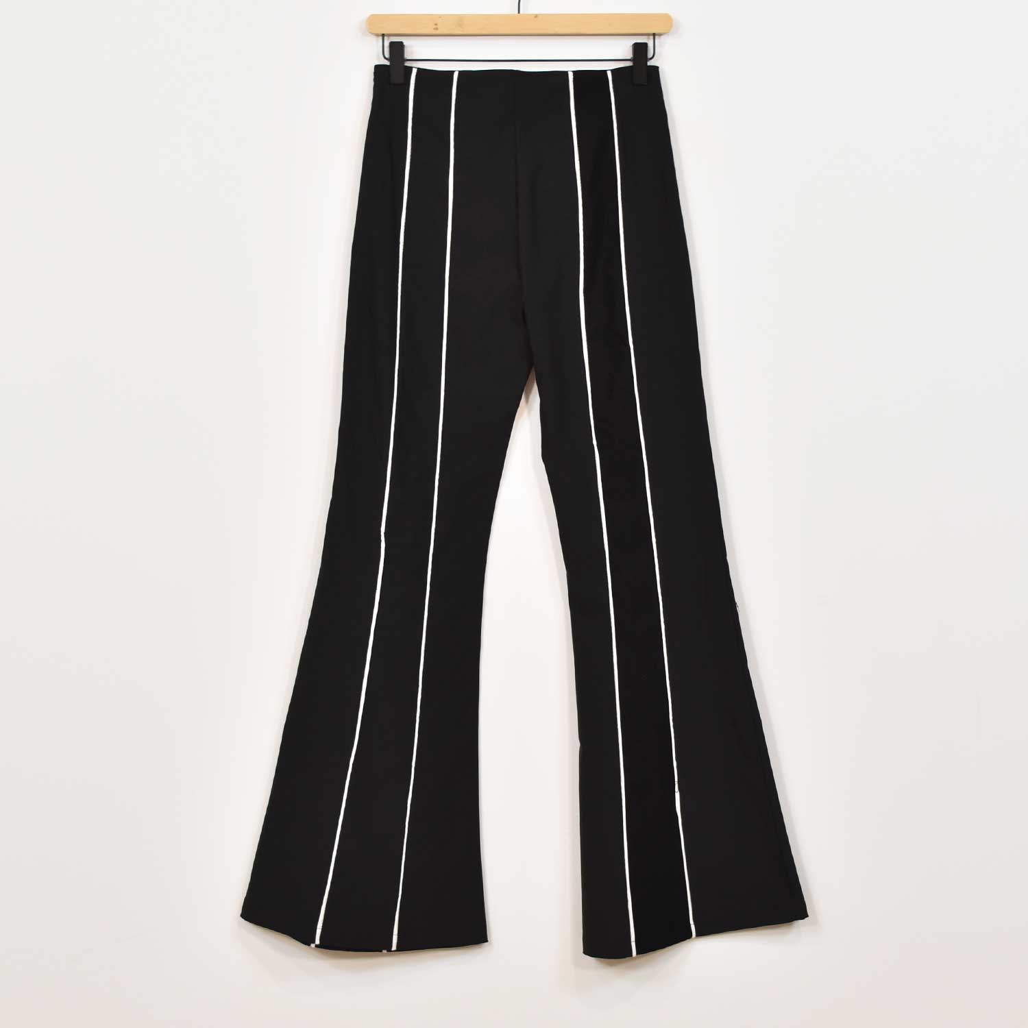 Pantalón raya campana negro