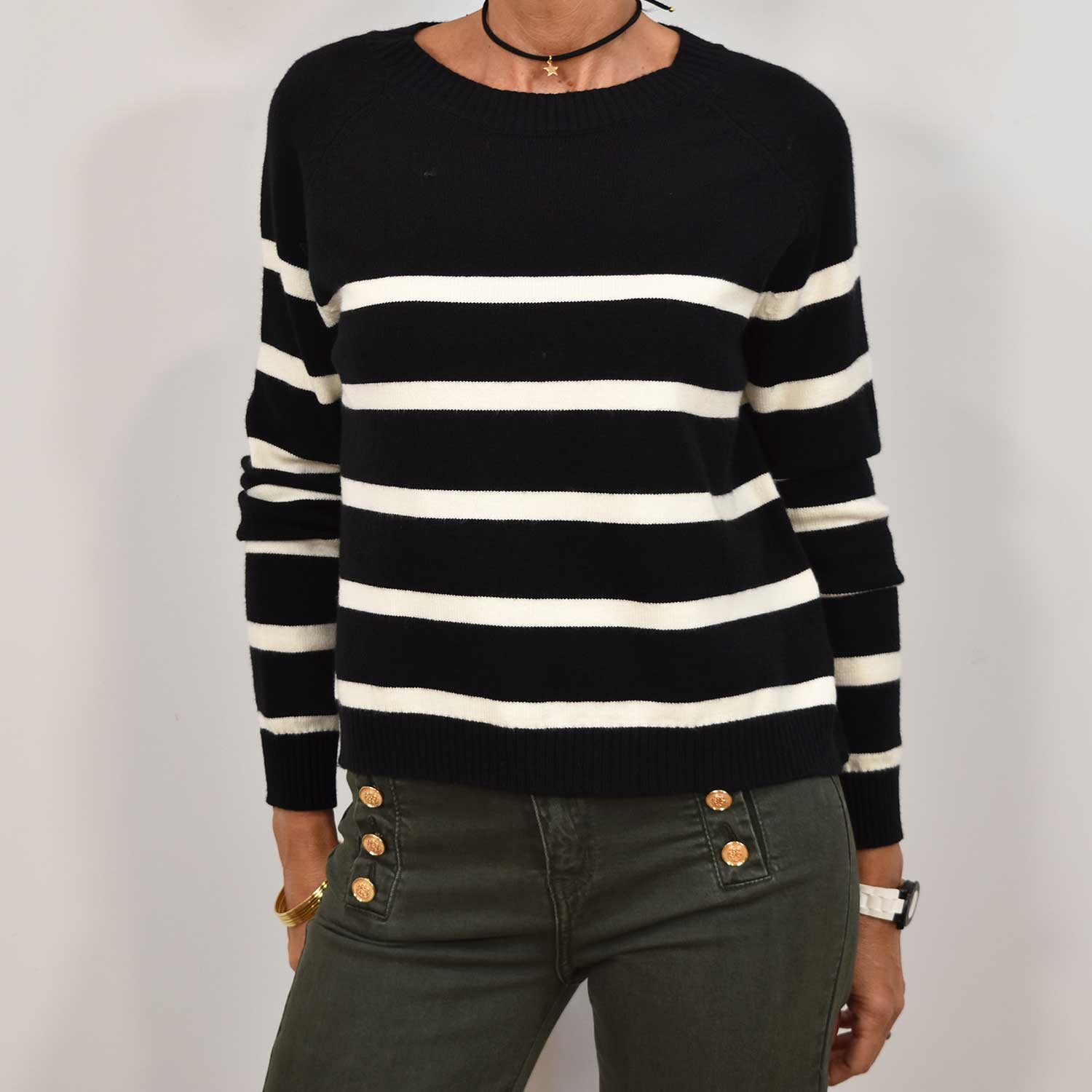 Black stripe short sweater