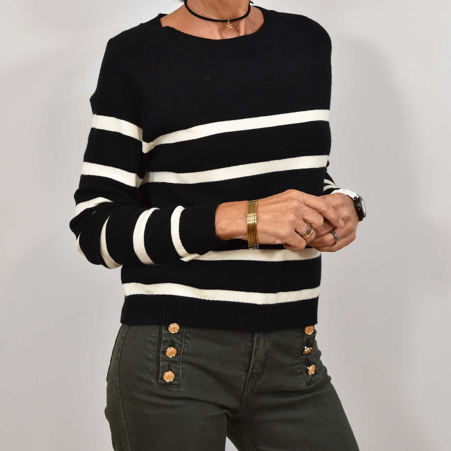 Black stripe short sweater