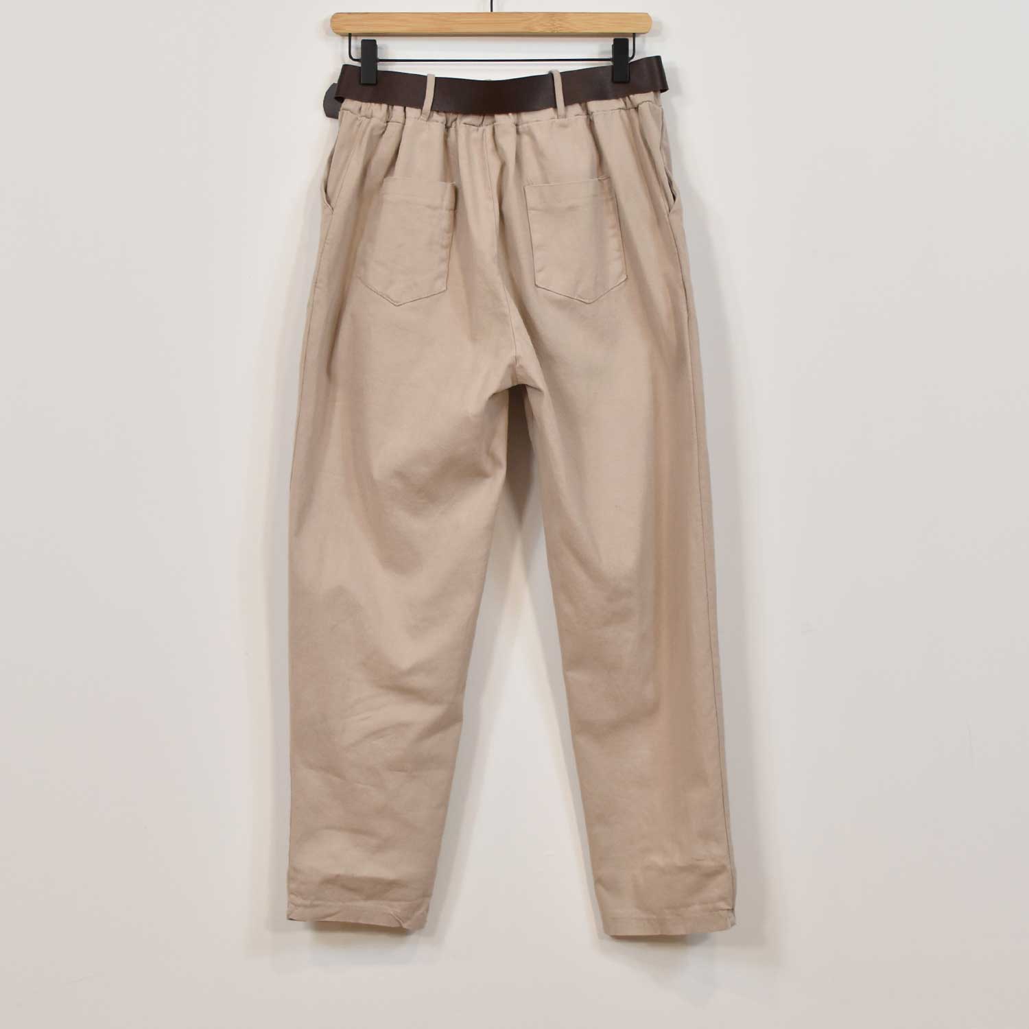 Beige belt pockets pants