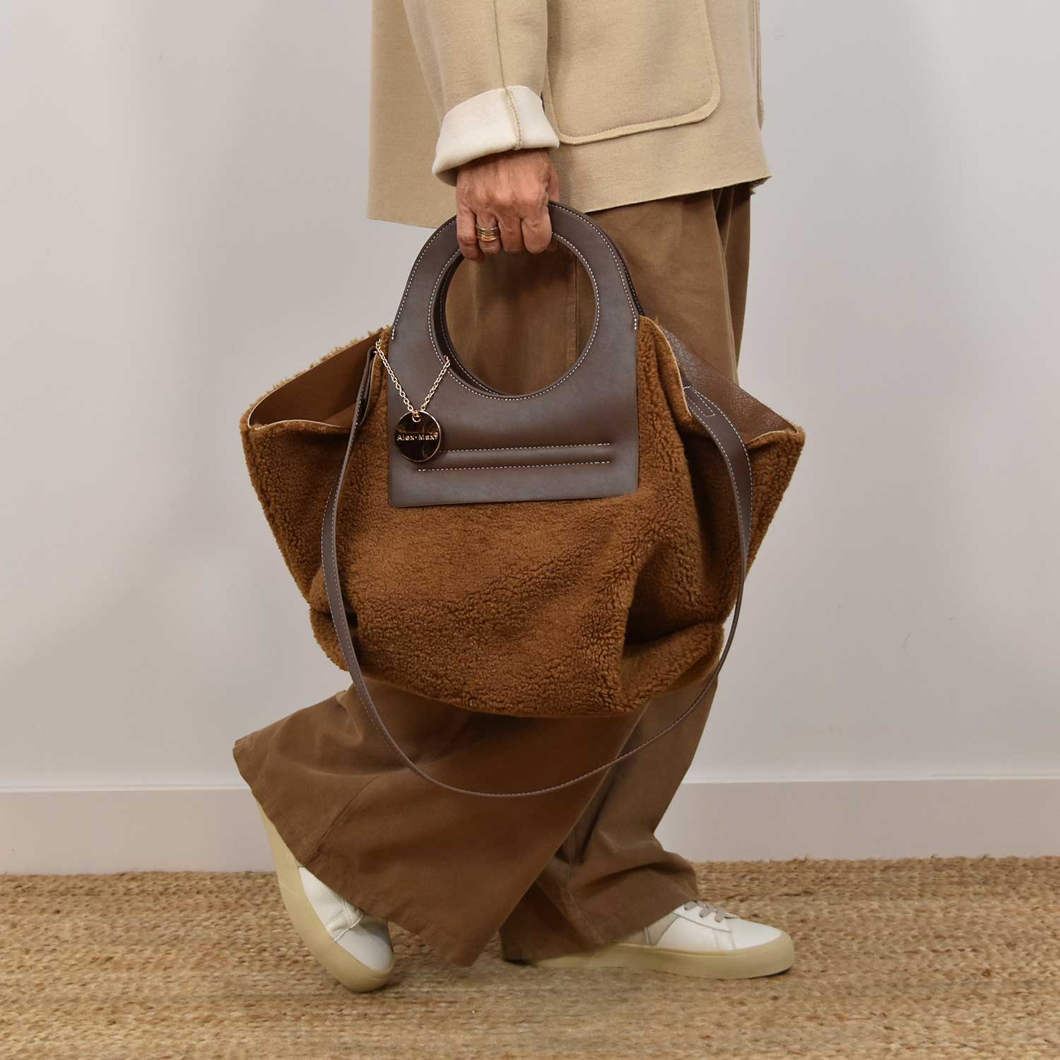 sac en peau de mouton marron