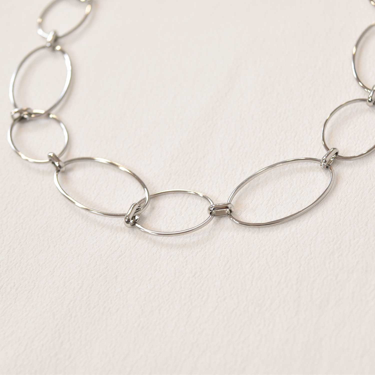 Silver oval necklace