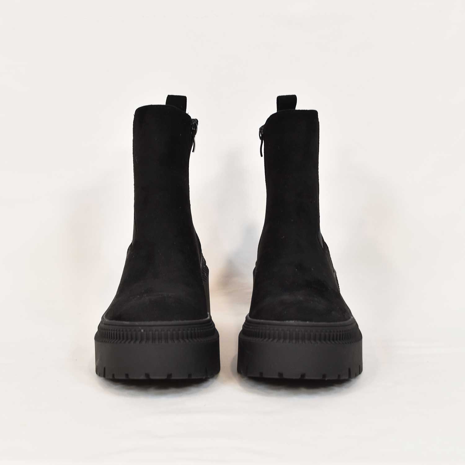 Black elastic boot